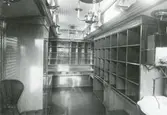Fotografi föreställande interiören av Litt D 1019 på järnvägssträckan Karlstad-Munkfors, senare NKIJ, tillverkad 1903.