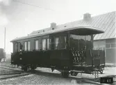 Fotografi föreställande Järnvägspostvagn BCD 3 på sträckan WLJ (Woxna-Lobonäs Järnväg), tillverkad 1908.