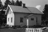 Byggnadsinventering i Lindome 1968. Lindome 3:39.
Hus nr: 579B1007.
Benämning: permanent bostad och ladugård.
Kvalitet: god.
Material: trä.
Tillfartsväg: framkomlig.