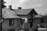 Byggnadsinventering i Lindome 1968. Lindome 3:10.
Hus nr: 579B1009.
Benämning: permanent bostad och garage.
Kvalitet, bostadshus: god.
Kvalitet, garage: mindre god.
Material: trä.
Tillfartsväg: framkomlig.
Renhållning: soptömning.