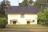 Bostadshus från öster. Forsåker 1:48.