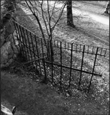 Skogskyrkogården
entrégrinden mot väster. fotgängarentré