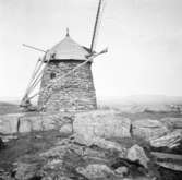 Bua by, Halland
Väderkvarn
Exteriör

Svensk arkitektur: kyrkor, herrgårdar med mera fotograferade av Arkitekturminnesföreningen 1908-23.