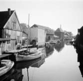 Karlshamn, Blekinge
Hamnen med båtar
Exteriör

Svensk arkitektur: kyrkor, herrgårdar med mera fotograferade av Arkitekturminnesföreningen 1908-23.