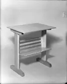 Bord och tidningsställ