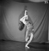 Dansbild med Birgit Åkesson.