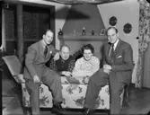 Villa Ulfhaga med familjen Sandström, Velamsund
Gruppbild
Interiör