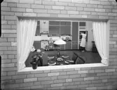 Utställningen Bygge och bostad  1948 på Svenska mässan, Göteborg
HFI - Hemmens forskningsinstitutet
Fotograferat in genom köksfönstret
