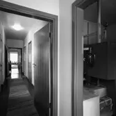 Enplansvilla i Norrland
Interiör, öppen dörr mot korridor, i förgunden pannrum.