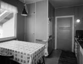 Standardhus, Hultsfred
Interiör, kök med bord vid fönster