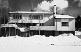 villa Viktorsson
Exteriör, villa i snölandskap med solbelyst fasad