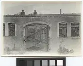 Ladugård på Fogelstad
Uppbyggnad av den brunna ladugården med Hillevi som murarelev