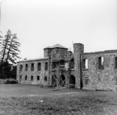 Gräfsnäs, Del av ruinen under restaurering.