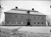 Huvudbyggnaden på Årby gård, Rasbokils socken, Uppland december 1935