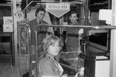 Livsmedelsbutiken Bonum i Kållered installerar datakassor, år 1984. 