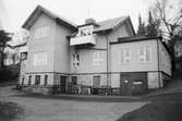 Röda Korsets julbasar i gamla kommunalhuset i Kållered, år 1984.

För mer information om bilden se under tilläggsinformation.