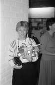 Julbasar i församlingshemmet i Lindome, år 1984.

För mer information om bilden se under tilläggsinformation.