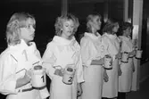 Kållereds lucia-kandidater samlar in pengar på Kållereds bowlinghall, år 1984.

För mer information om bilden se under tilläggsinformation.