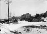 Nyvlastugan uppförd, friluftsmuseet Disagården, Gamla Uppsala 1 maj 1929