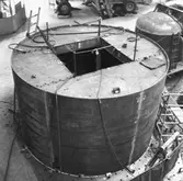 Ubåt i plåtverkstan under byggnad