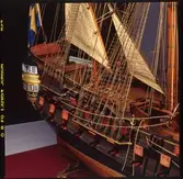 Detalj av modell av 70-kanoners linjeskeppet ENIGHETEN (1732) alternativt GÖTA LEJON (1746).