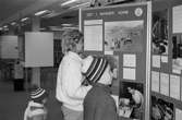 Utställning om ost på Kållereds bibliotek, år 1985. 