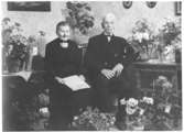 Karl och Augusta Olofsson på deras gemensamma 80-årsdag i maj 1947