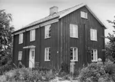 Trähus.  Kv Vindan  Holm