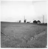 Platsen dit minnesstenen ska flyttas.    Holm