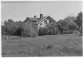 Hus och naturområde. Kullings-Skövde