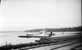 Flygaren Ahrenberg med flygplan på Vassbotten Vänersborg