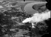 Flygfoto Vargön, bruket. (Negativet ej helt)