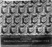Vävnad med invävd text Johanna Brunssons vävskola AJ  Kungsgatan 70  Stockholm  Jubileumsutställningen i Göteborg  1923
