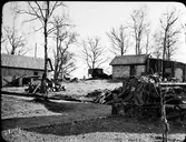 Stensättning i gårdplanens bortre kant