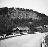 Halleberg. Häckle ättestupa, 29 Maj 1946.