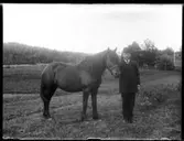 Karl Viktor Olsson med häst.