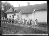 Stenbackens skola.

Gösta Johansson från Ingelstorp, Trollhättan 1918-07-09, Sven Simonsson från Öresbo, Hjärtum 1918-06-09, Erik Simonsson från Öresbo, Hjärtum 1920-04-09, Gustav Johansson från Läresbo (Lunnebergsmaden), Hjärtum 1915-10-10, John Olsson från Stenbacken, Hjärtum 1920-09-26, Nils Jonsson från Arnstorp, Hjärtum 1918-01-09, Oskar Samuelsson från Läresbo, Hjärtum 1918-08-15, Sven Jonsson från Arnstorp, Hjärtum 1915-05-14, Bertil Andersson från Öresbo, Hjärtum 1918-07-13, John Jonsson från Arnstorp, Hjärtum 1916-12-08,  Erik Jonsson från Arnstorp, Hjärtum 1919-07-26, Simon Samuelsson från Läresbo, Hjärtum 1913-08-28, Karin Steiner från Ingelstorp (Lunden), Bjärby 1913-08-02, Gunnar Andersson från Öresbo, Hjärtum 1914-07-31, Hedvig Samuelsson från Utby (Vallensberg), Hjärtum 1920-06-16, Herbert Samuelsson från Läresbo, Hjärtum 1913-08-28, Hildur Samuelsson från Utby (Vallensberg), Uddevalla 1917-10-10, Agnes Gustavsson från Hagen, Hjärtum 1916-09-04, Lärarinna Hildur Jakobsson, Norra Ving 1887-04-07, Sigrid Samuelsson från Läresbo, Hjärtum 1915-06-25, Edit Johansson från Läresbo (Lunnebergsmaden), Hjärtum 1917-10-03, Artur Rödlund från Sandviken, Forshälla 1916-01-16, Dagmar Jakobsson från Stenbacken, Vetlanda 1919-10-22, Lars Steiner från Ingelstorp (Lunden), Karaby 1916-06-12, Ingrid Andersson från Arnstorp (Torpängen), Hjärtum 1920-01-31, Ida Magnusson från Utby (Grankasen) 1915-03-28, Herta Jakobsson från Stenbacken, Hjärtum 1921-10-28, Edit Steiner från Ingelstorp (Lunden), Friel 1920-07-11, Arvine Frisk från Brevik, 1915-03-07, Svea Steiner från Ingelstorp (Lunden), Karaby 1914-09-22, Agnes Johansson från Brevik, Hjärtum 1918-08-05, Gudrun Samuelsson från Utby, Hjärtum 1914-12-28, Margit Lindberg från Ingelstorp, Lundby 1919-03-22, Ellen Alexandersson från Ingelstorp, Hjärtum 1916-04-01, Ingrid Gustavsson från Hagen, Hjärtum 1914-10-04.