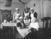 Anställda på antingen Margaretas matslara eller Brandells kafé i Vetlanda.