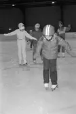 Skridskoåkning för barn under februarilovet i Mölndal, år 1985.

För mer information om bilden se under tilläggsinformation.