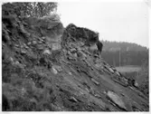 Södra Härene sn, Ingemanstorp, Hällkistan vid grusgrop på Ingemanstorp. Foto: Gustaf Ewald, Vänersborgs Museum 1950 neg 1267 c.