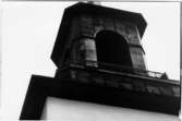 Skölvene kyrka . Tornspira: kopparinklädd med rostande smide. 1988-05-03