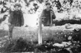 Helge Olsson, Bokelund och Klas Klasson, Nytomt på skogsavverkning ca 1940. Se Tvärred förr och nu sid 468.