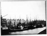 Hamnen med Strömmerska, Residenset och Paalzowska husen   Vänersborg