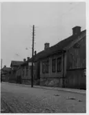 Inne på gården: Karl O Andersson, slipning av verktyg. Lump och skrotaffär  Residensgatan 25  Vänersborg