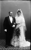 Evald Dafgårds brudgrupp, Handl.  Vänersborg