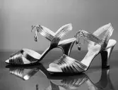 Ett par aftonskor från Bally med snörning.