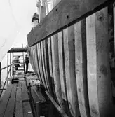 Byte av bordläggning på styrbordssidan.