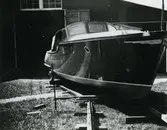 GALATHEA tillverkad på fröbergs Båtvarv 1946, tillverkningsnummer 106.
Beställare: Ing Jan G Smith
Konstruktör: Ruben E Östlund
Båtens mått: 9,8 x 2,7 m.