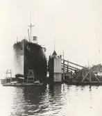 S/S GERD av Stockholm upptagen i Finnbodas flytdocka.