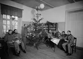 Julfirande, sannolikt på Upplands Regemente, I8, Polacksbacken, Uppsala decmeber 1937
